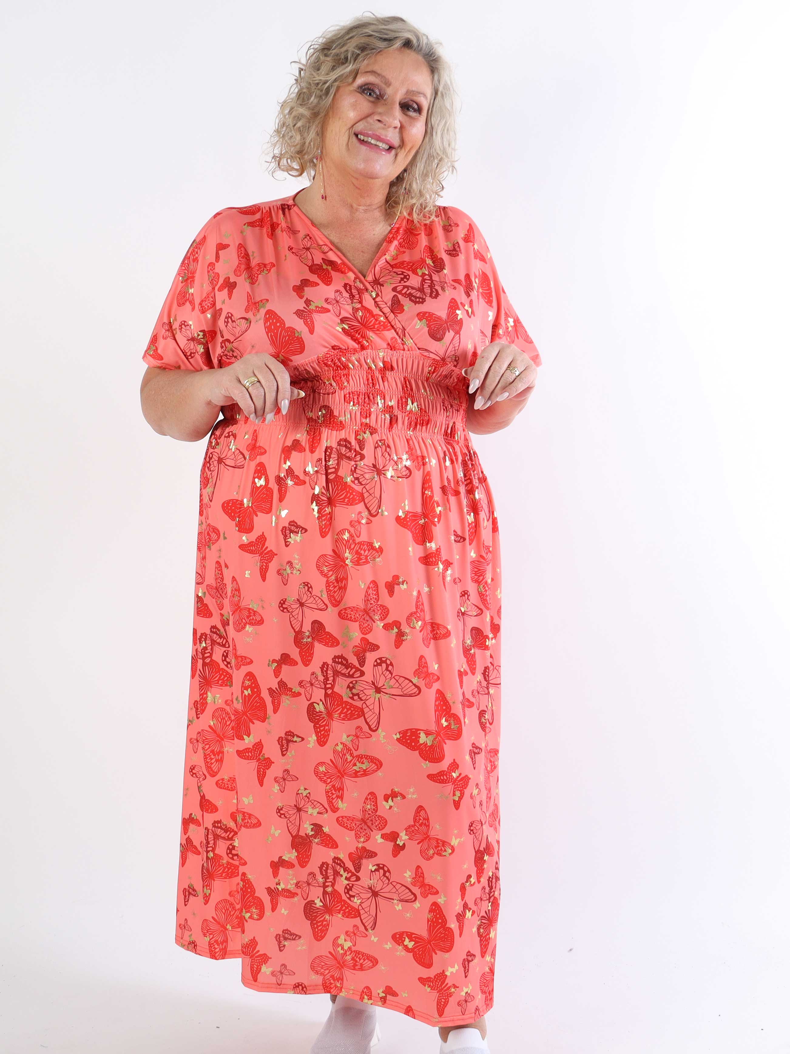 Pams Butterfly - Lång elastisk plus size-klänning med smockad midja
